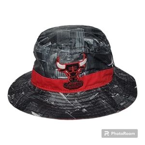 New Era Hardwood Classics Windy City Chicago Bulls City View Bucket Hat Size: L